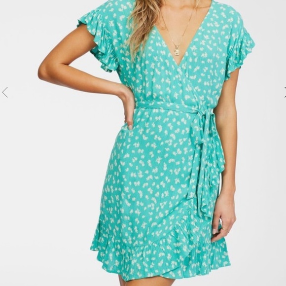 Billabong Wrap and Roll Dress, Size Small, NWT - Picture 1 of 3